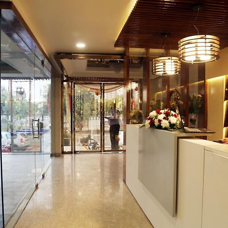 נוידה Awadh Inn מראה חיצוני תמונה