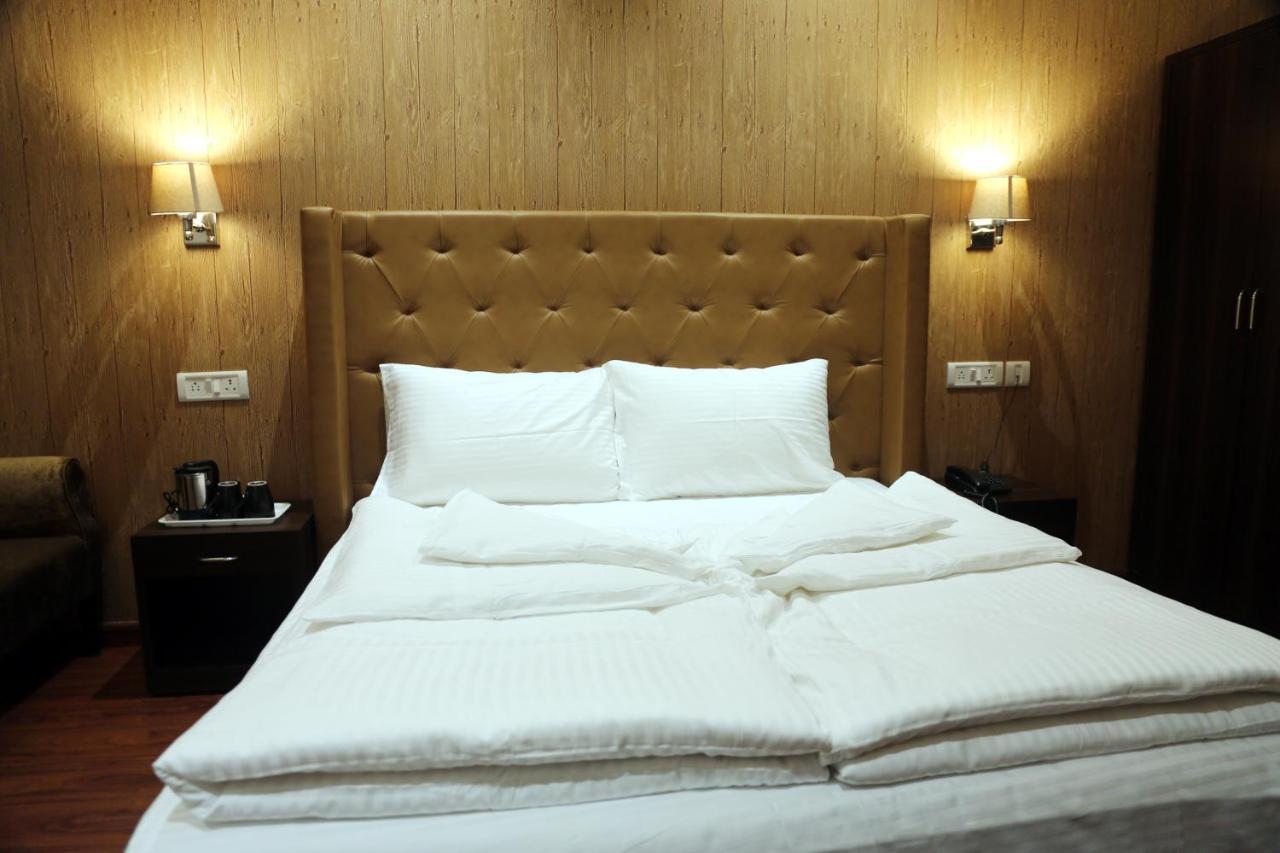 נוידה Awadh Inn מראה חיצוני תמונה