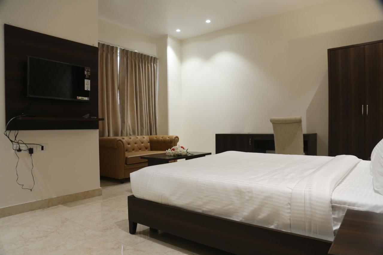 נוידה Awadh Inn מראה חיצוני תמונה